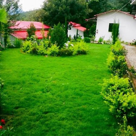 The Village Retreat Resort , Guptkashi Gupta Kāshi Eksteriør billede
